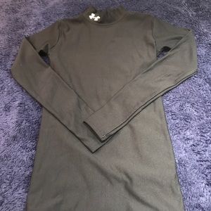 Long sleeve under armor shirt